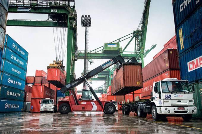 Comércio exterior brasileiro tem superávit recorde de US$ 37,5 bi no primeiro semestre